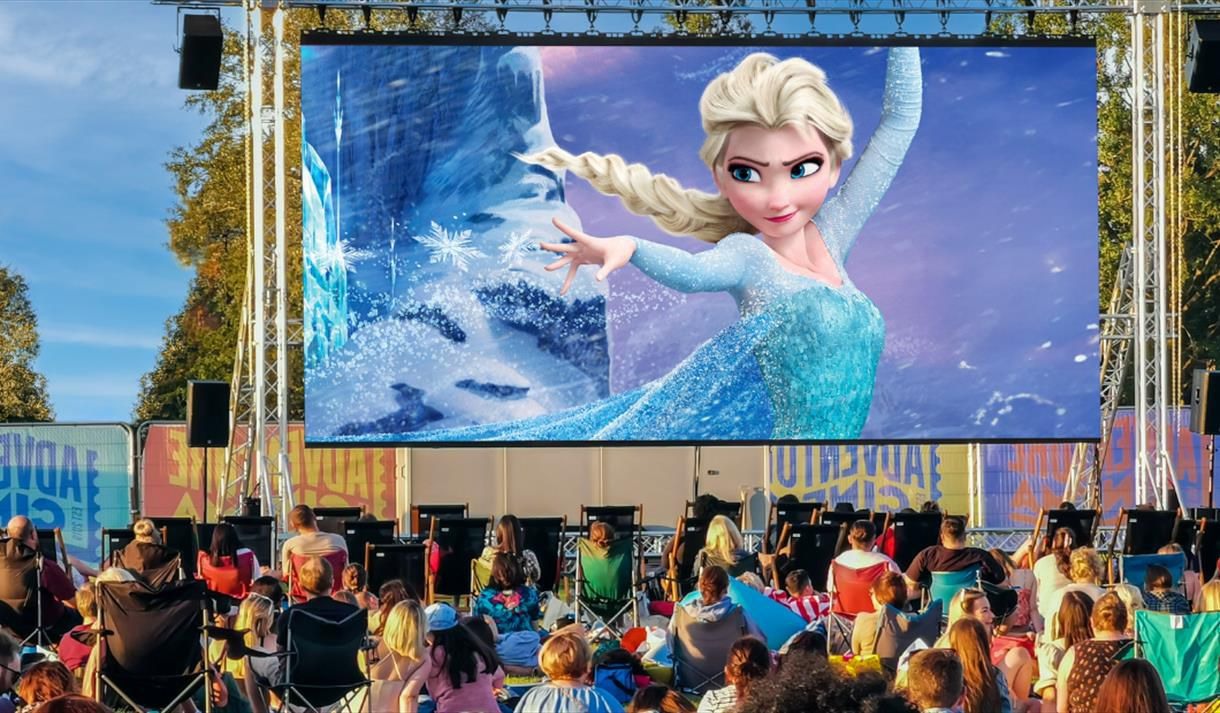 Splashy-End-of-Summer-Immersive-Cinema-Series